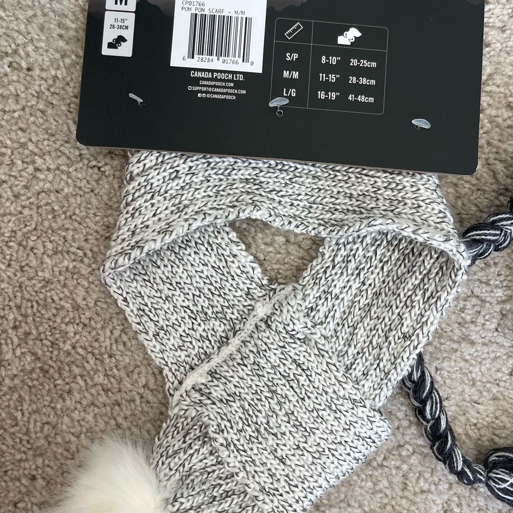 Canada Pooch Scarf & Hat - Picture 6 of 8
